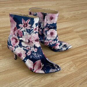 Farylrobin Navy Floral Boots, size 10